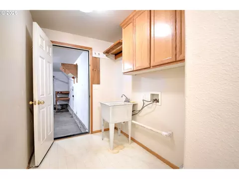 Other - 2956 Dahlia Ln, Eugene, OR 97404 photo 4 of 5
