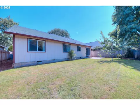 Exterior - 2956 Dahlia Ln, Eugene, OR 97404 photo 5 of 6