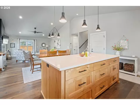Kitchen - 3297 Korbel St, Eugene, OR 97404 photo 8 of 8