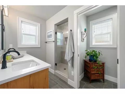 Bath - 3297 Korbel St, Eugene, OR 97404 photo 1 of 4