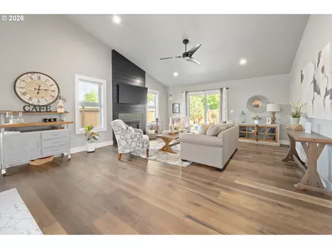 Living - 3297 Korbel St, Eugene, OR 97404 photo 1 of 2