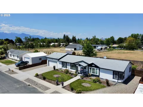 970 L St, Baker City, OR 97814