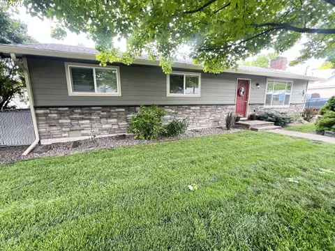 405 1st St, La Grande, OR 97850