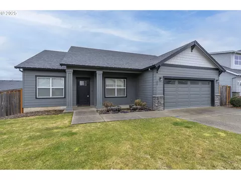327 SW Mt St Helens St, Mcminnville, OR 97128
