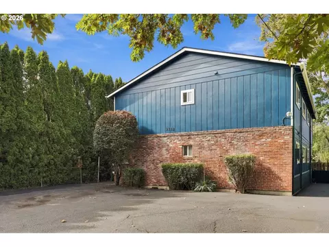 2121 SE 50th Ave, Portland, OR 97215
