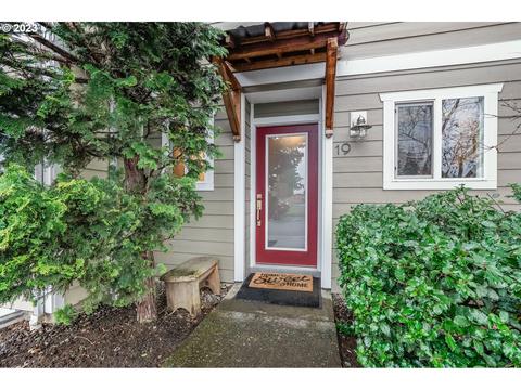 1706 Avalon Dr #19, Hood River, OR 97031