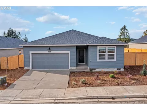 580 Wetleau Dr, Lowell, OR 97452