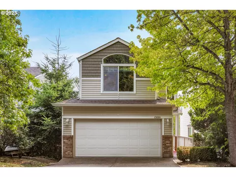 13690 SW Willow Top Ln, Tigard, OR 97224