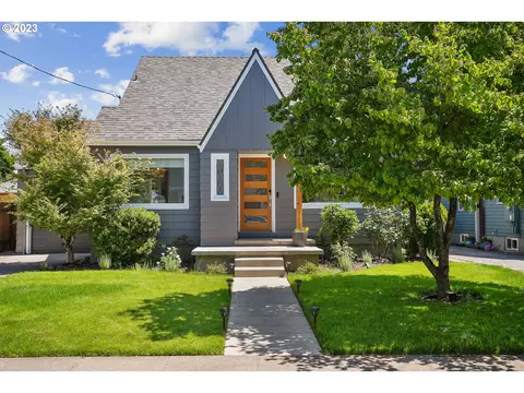 3202 SE 57th Ave, Portland, OR 97206