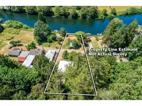 207 E Sjostrom Dr, Tidewater, OR 97390
