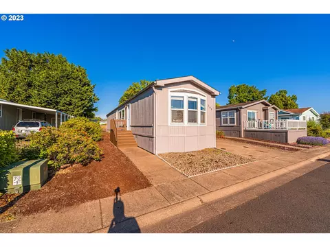 1699 N Terry St #203, Eugene, OR 97402