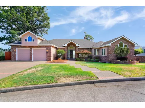 2405 Crestmont Cir, Salem, OR 97302