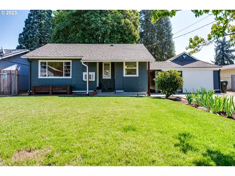 375 S 51st Pl, Springfield, OR 97478