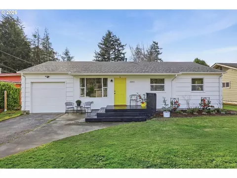 2061 Juniper Ave, Coos Bay, OR 97420