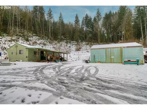 26724 Eversole Ln, Scappoose, OR 97056