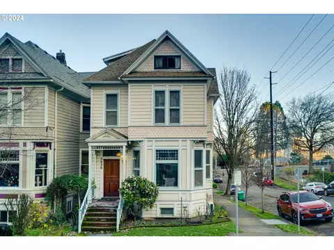 3436 SW 1st Ave, Portland, OR 97239