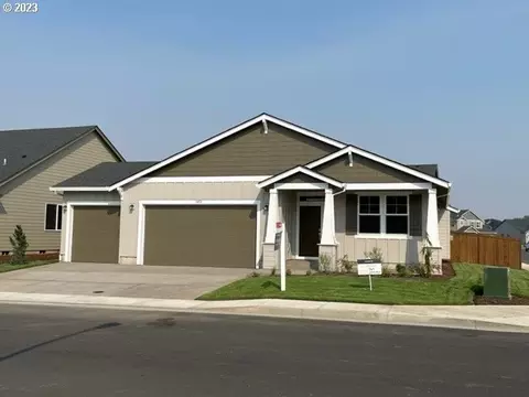 1452 Gladiola Dr #141, Junction City, OR 97448