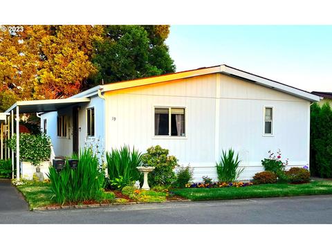 835 SE 1st Ave #19, Canby, OR 97013