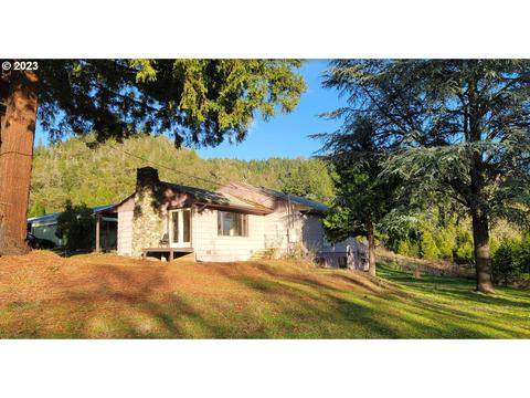 2320 Gazley Rd, Myrtle Creek, OR 97457
