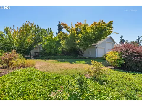 1238 Woodland Ave, Woodburn, OR 97071