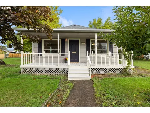 137 SW Madison St, Sheridan, OR 97378