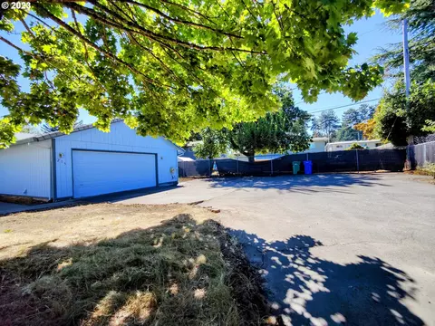 215 NE 165th Ave, Portland, OR 97230