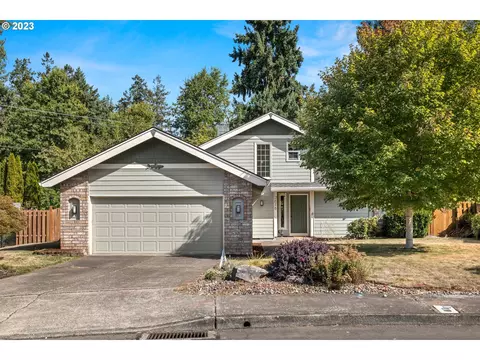 3616 SE Roanoke Ct, Hillsboro, OR 97123