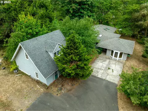 9060 Highway 20, Toledo, OR 97391