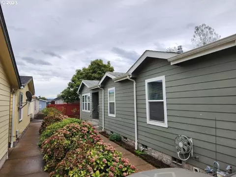 2449 Maia Loop, Springfield, OR 97477 photo 1