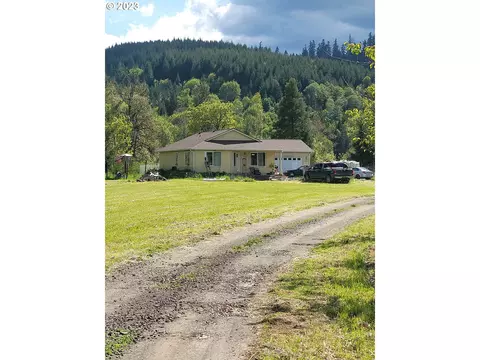 195 Umpqua Valley Ln, Drain, OR 97435