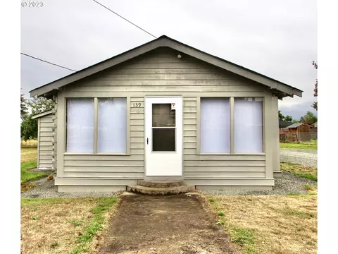 139 Grange Ave, Molalla, OR 97038