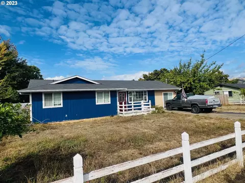 4322 Hanna St, Roseburg, OR 97471