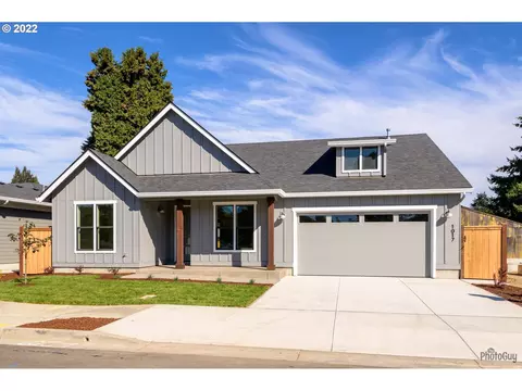 1087 S 33rd St, Springfield, OR 97478