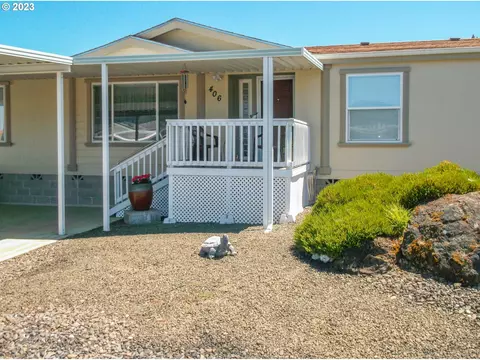406 W Riverridge Ave, Roseburg, OR 97471