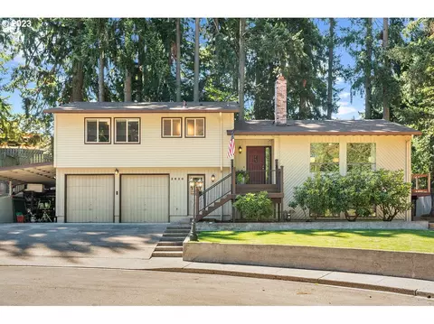 2820 SE Brian St, Hillsboro, OR 97123