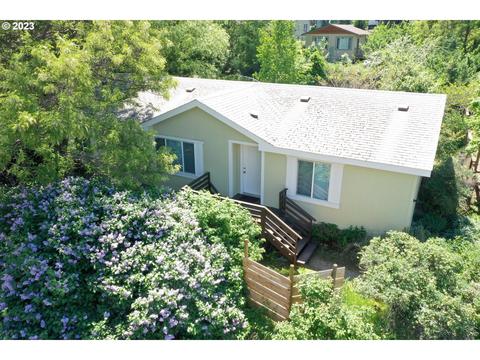 414 W 12th St, The Dalles, OR 97058