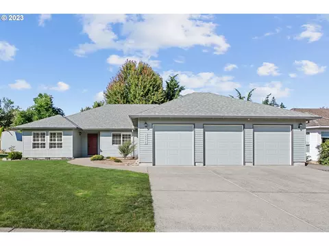 14614 SE Creekside Dr, Milwaukie, OR 97267