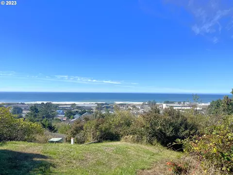 8 Th St, Gold Beach, OR 97444