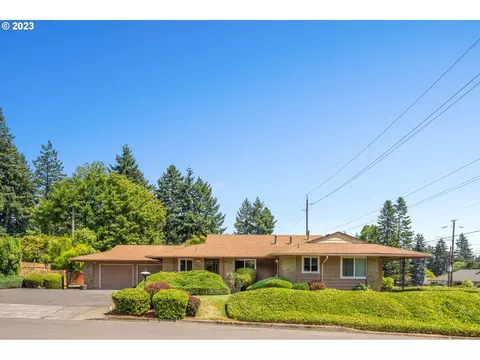 520 NE 167th Pl, Portland, OR 97230