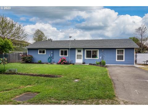 220 NW Morgan Ave, Winston, OR 97496