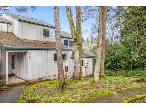 2103 Hawkins Ln, Eugene, OR 97405