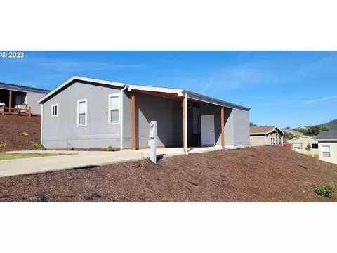320 Deschutes Ln, Roseburg, OR 97471
