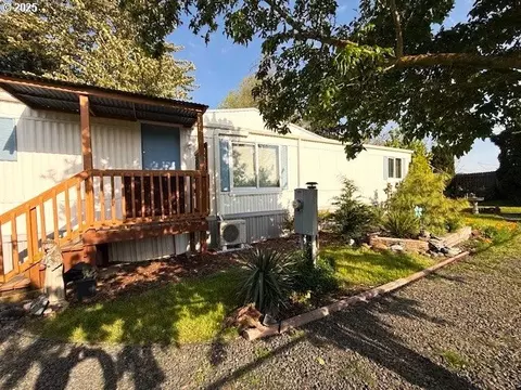 3868 Alban St #9, Eugene, OR 97402