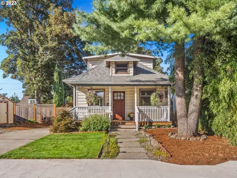 553 N Stafford St, Portland, OR 97217