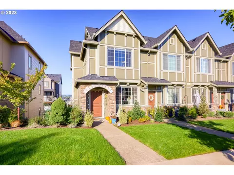 7385 NW Eleanor Ave, Portland, OR 97229