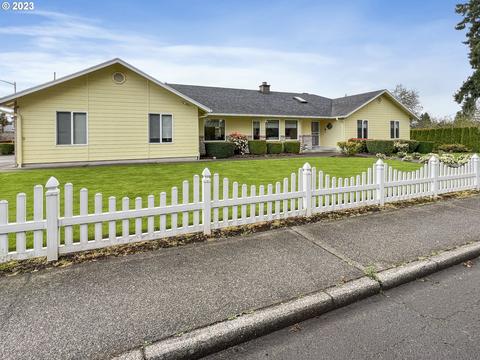 809 NW 90th St, Vancouver, WA 98665