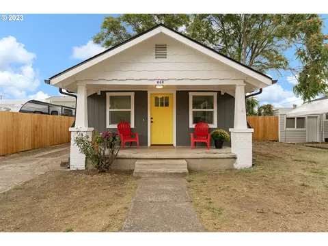 646 Pine St, Medford, OR 97501