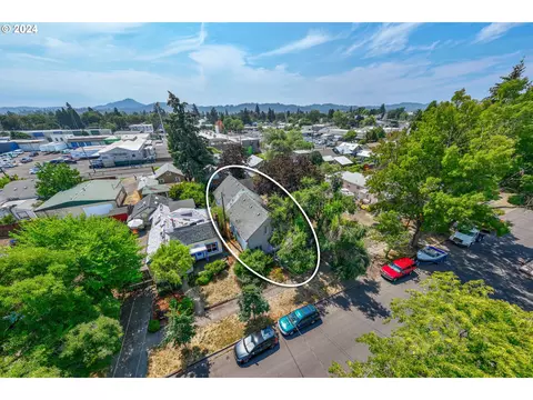 950 Clark St, Eugene, OR 97402