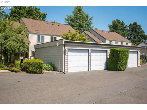 55 NE Village Squire Ave #12, Gresham, OR 97030