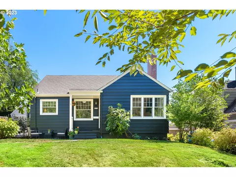 3710 SE Henry St, Portland, OR 97202